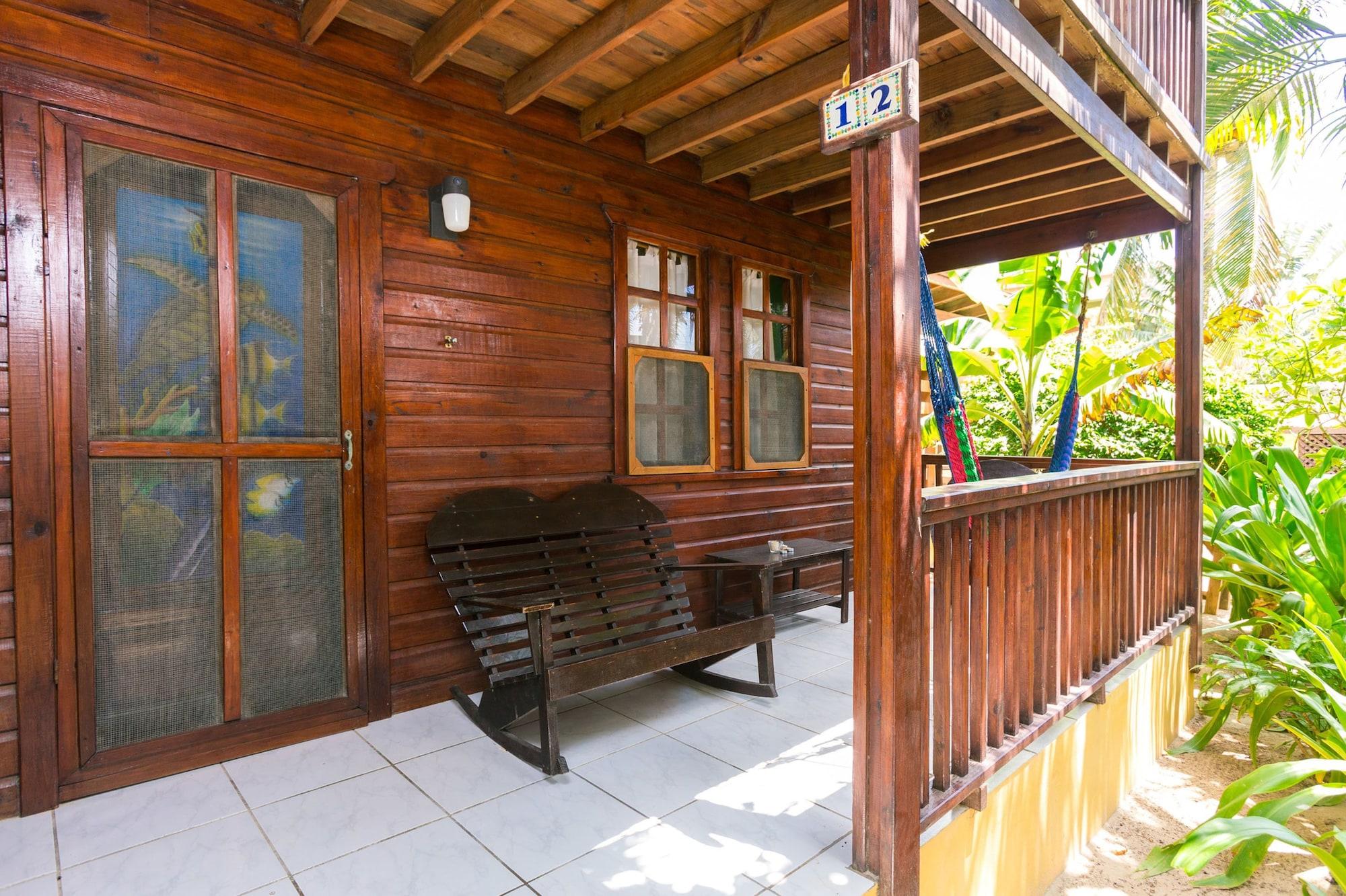 Bananarama Dive & Beach Resort West Bay Exterior foto